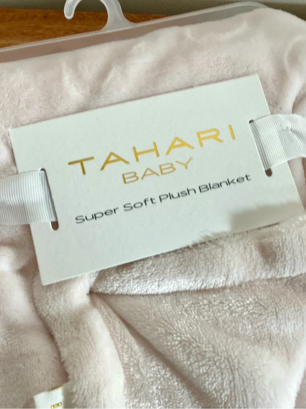 Tahari Baby Super Soft Plush Blanket Pale Pink NWT Embossed Hearts